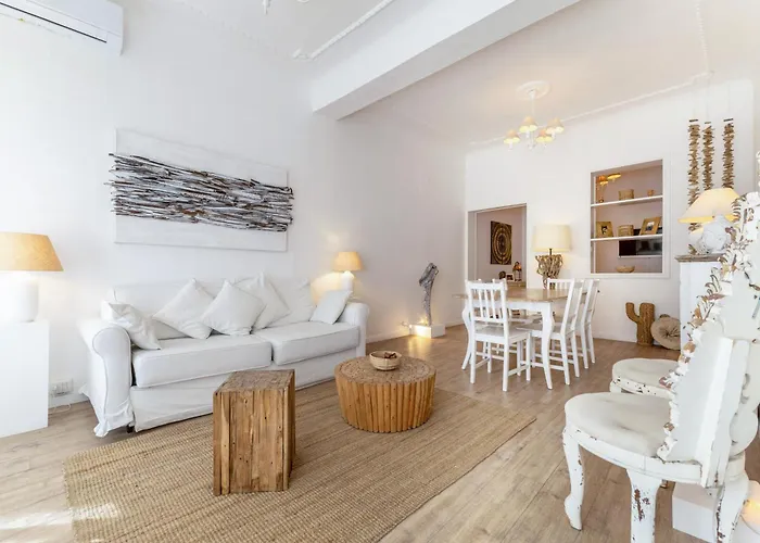 Piazza di Spagna Historic Flat